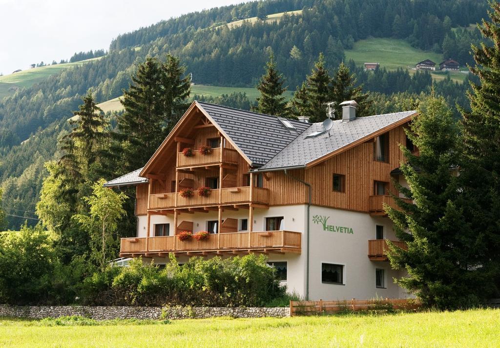 Appartments Helvetia ヴィッラバッサ エクステリア 写真