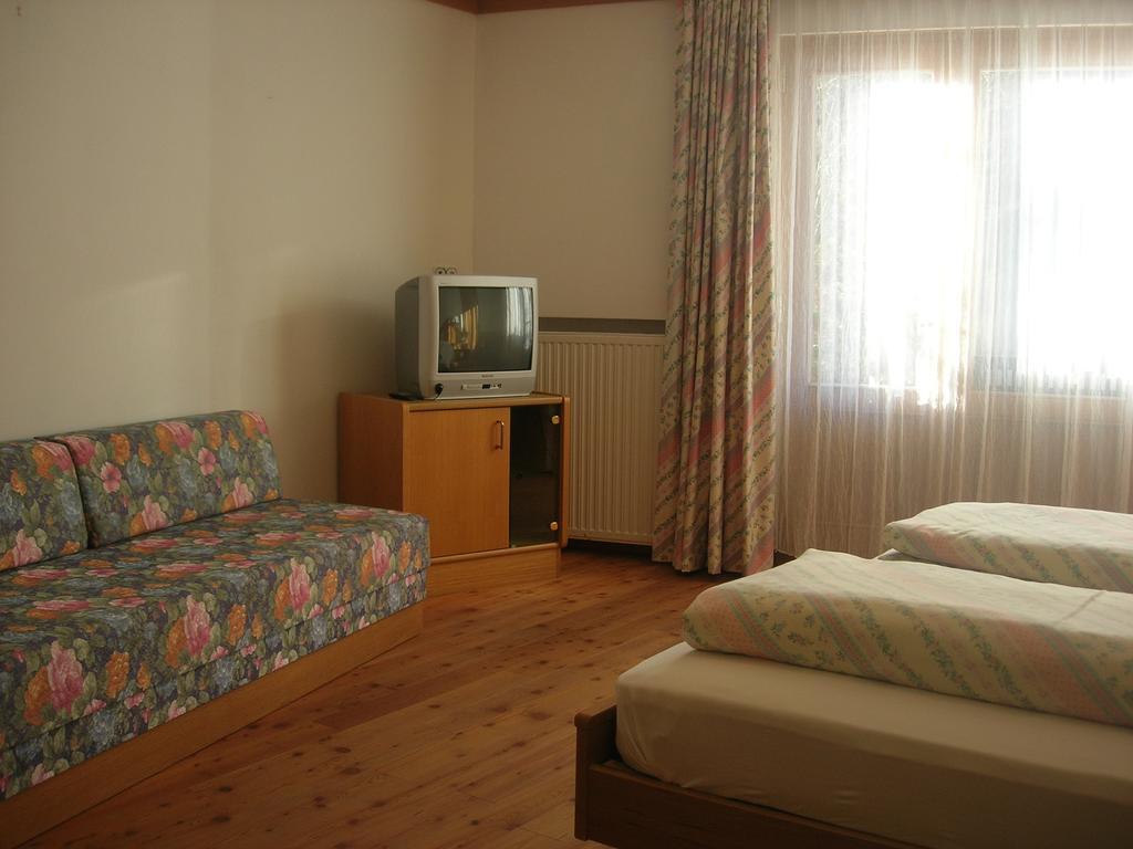 Appartments Helvetia ヴィッラバッサ エクステリア 写真