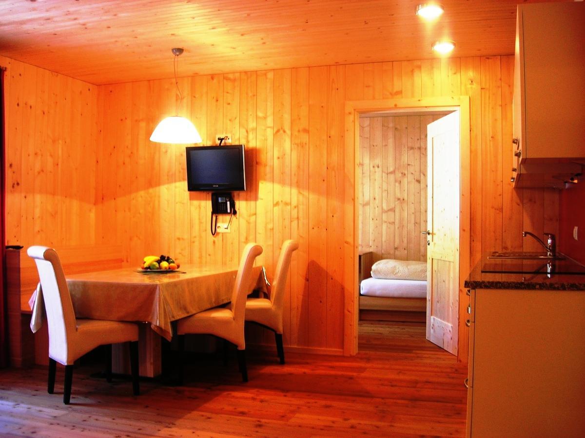 Appartments Helvetia ヴィッラバッサ エクステリア 写真