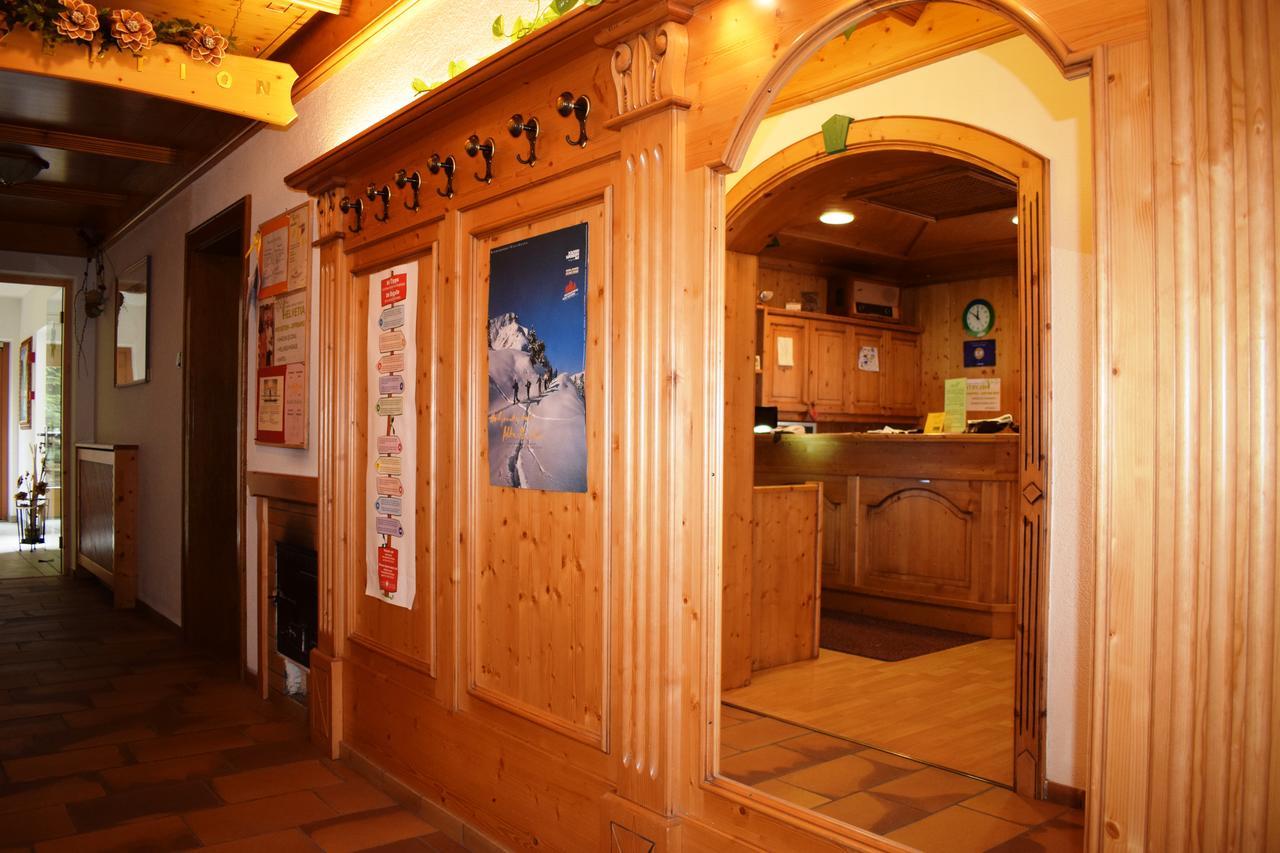 Appartments Helvetia ヴィッラバッサ エクステリア 写真